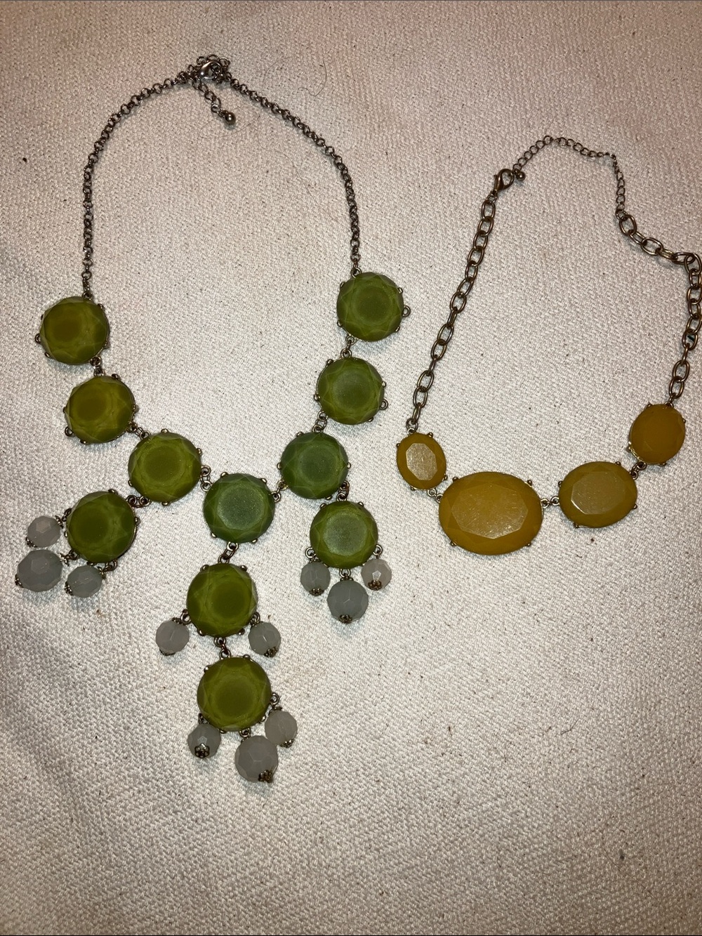 Source Unknown Vintage 60’s Green and Yellow Statement Necklace lot
